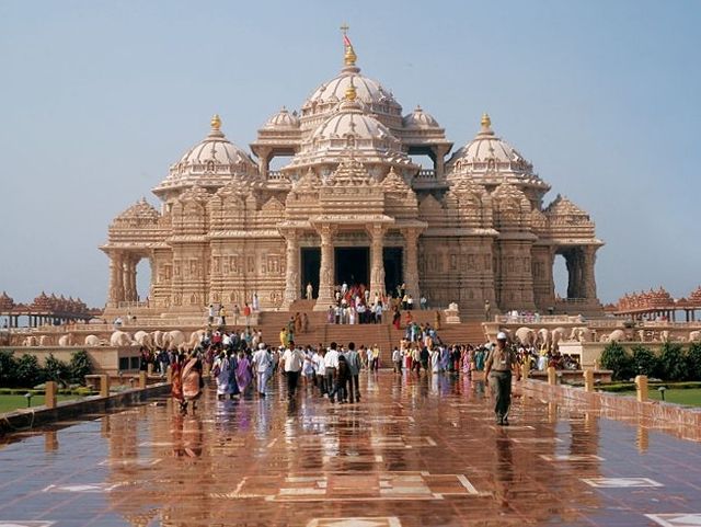 #1A. Top Ten 1. Akshardham. Insert After oaragraph 1 After....five years to complete. Tag... Photo courtesy of Wikipedia.